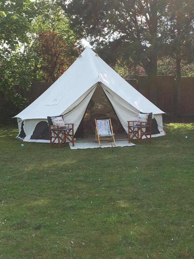 Hotel Eva Lily Woodhall Spa Exterior foto